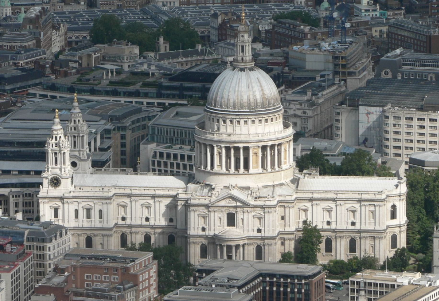 St_Pauls_aerial_%28cropped%29.jpg