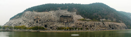 %252522800px-Longmen_Grottoes_Pano.JPG%2